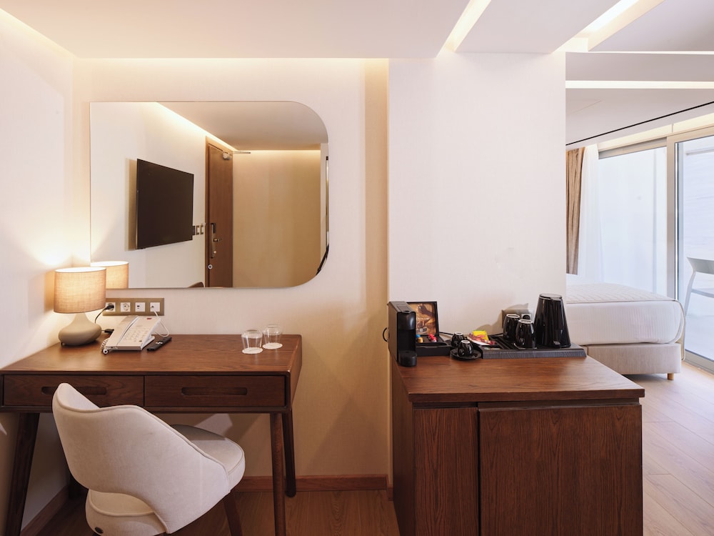 Leonardo Hotel Athens City Center in ATHENS