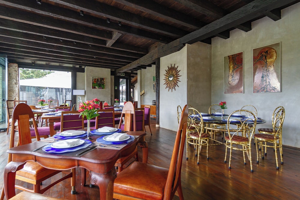 Uvence Arte + Hotel 39/50