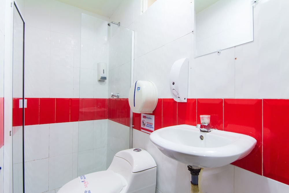 Hotel Marina Suites by GEH Suites 34/37