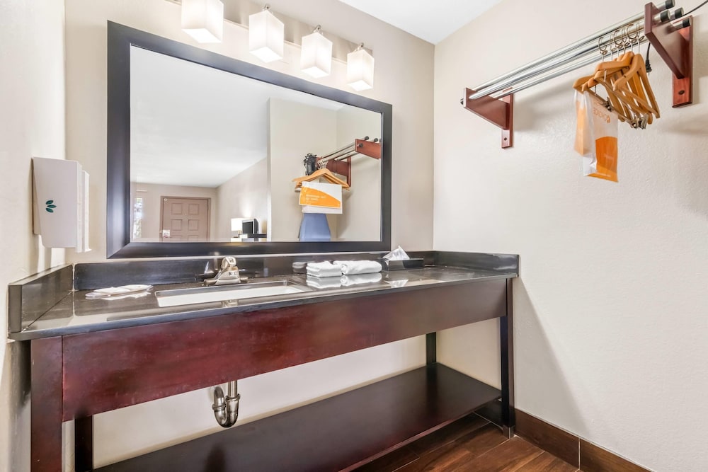 Econo Lodge Childress, TX 9/51