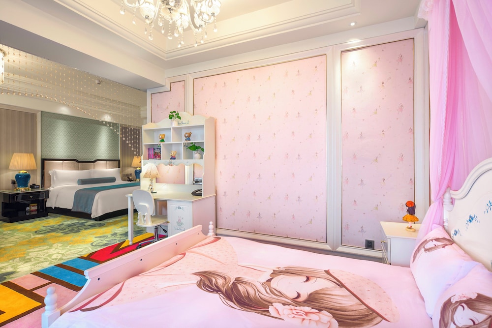 Kids Theme, Premium, 1 King and 1 Single Beds