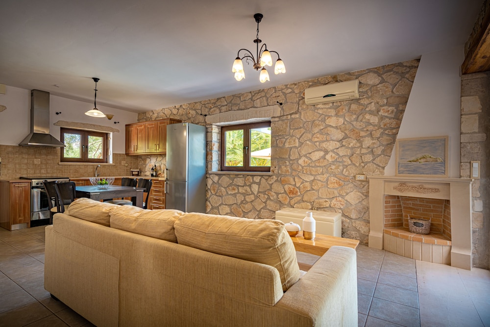 Kymaros Villas 6/36