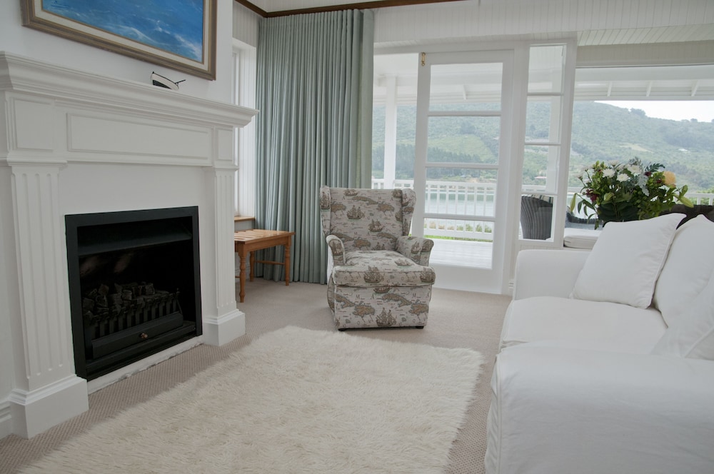 The Knysna Belle 25/50
