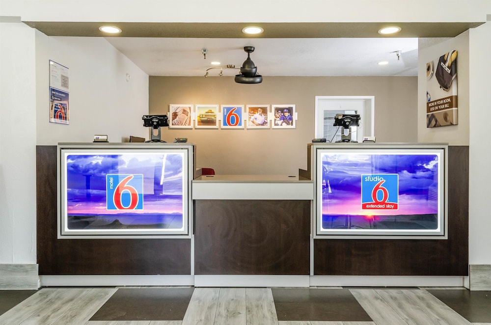 Motel6 Fresno, CA - Yosemite Hwy 8/38