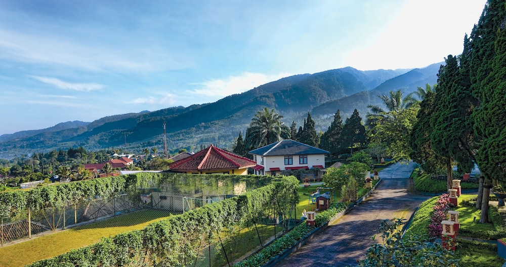 The Jayakarta Inn & Villas Cisarua 26/33
