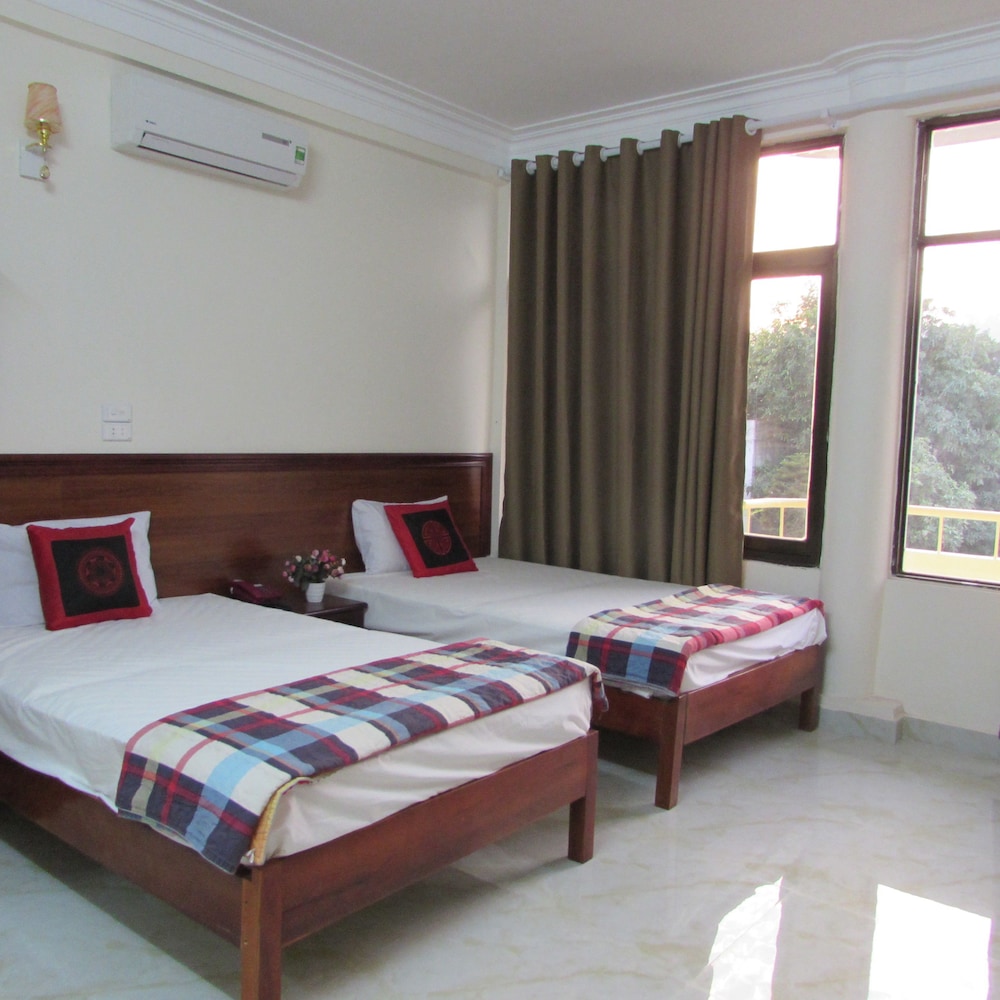 Viet Nhat Halong Hotel 24/61