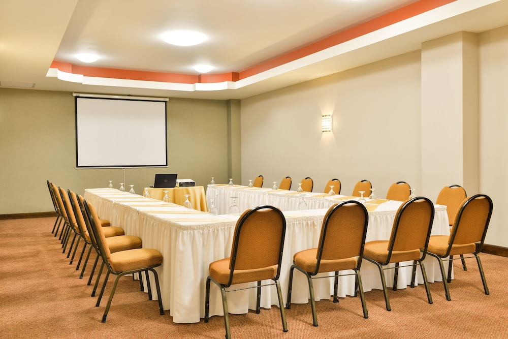 Plaza San Martin Hotel 66/69