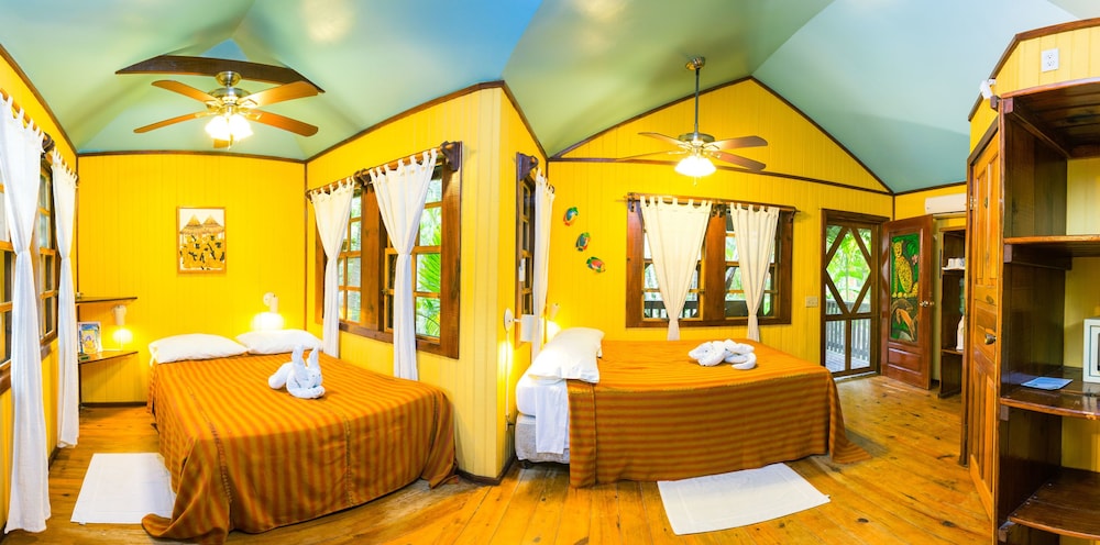 Bananarama Dive and Beach Resort 43/47