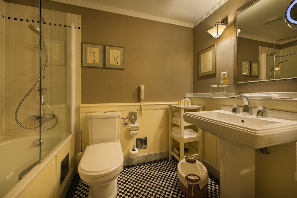 Marrol S Hotel 42/46