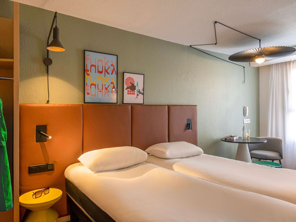 STANDARD, TWIN BEDS