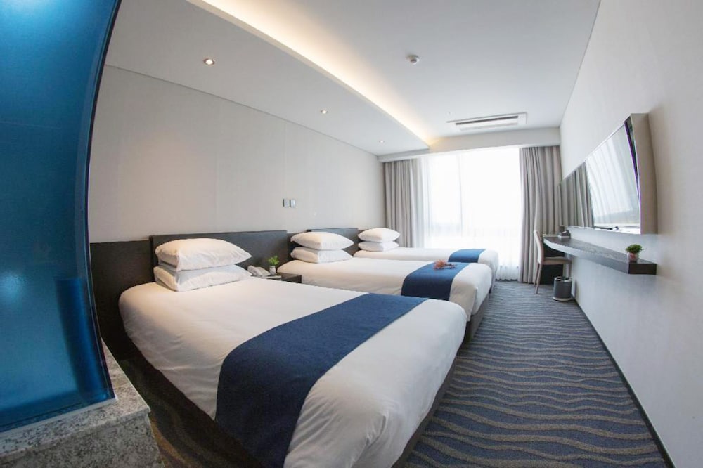 Gloucester Hotel Jeju 8/57