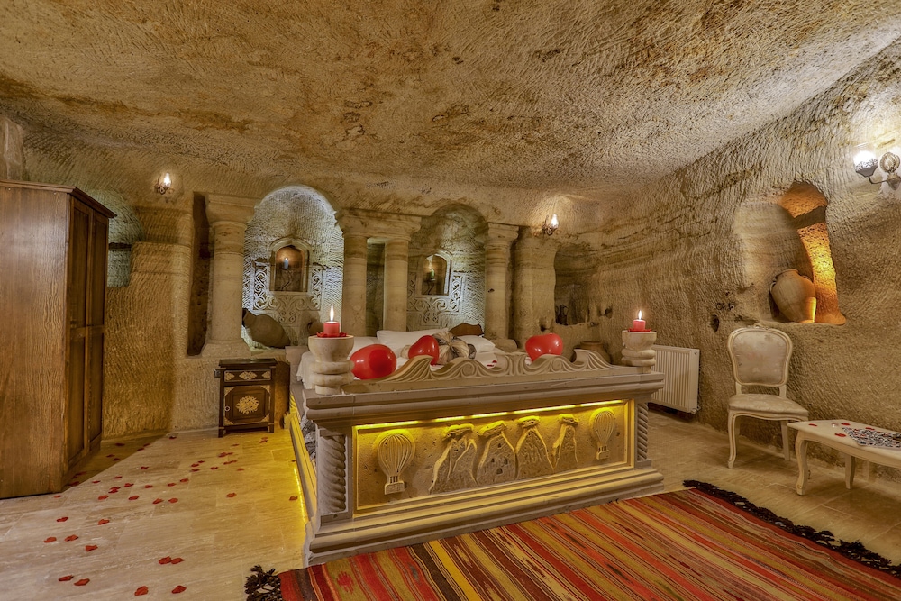 Casia Cave Suites 25/50