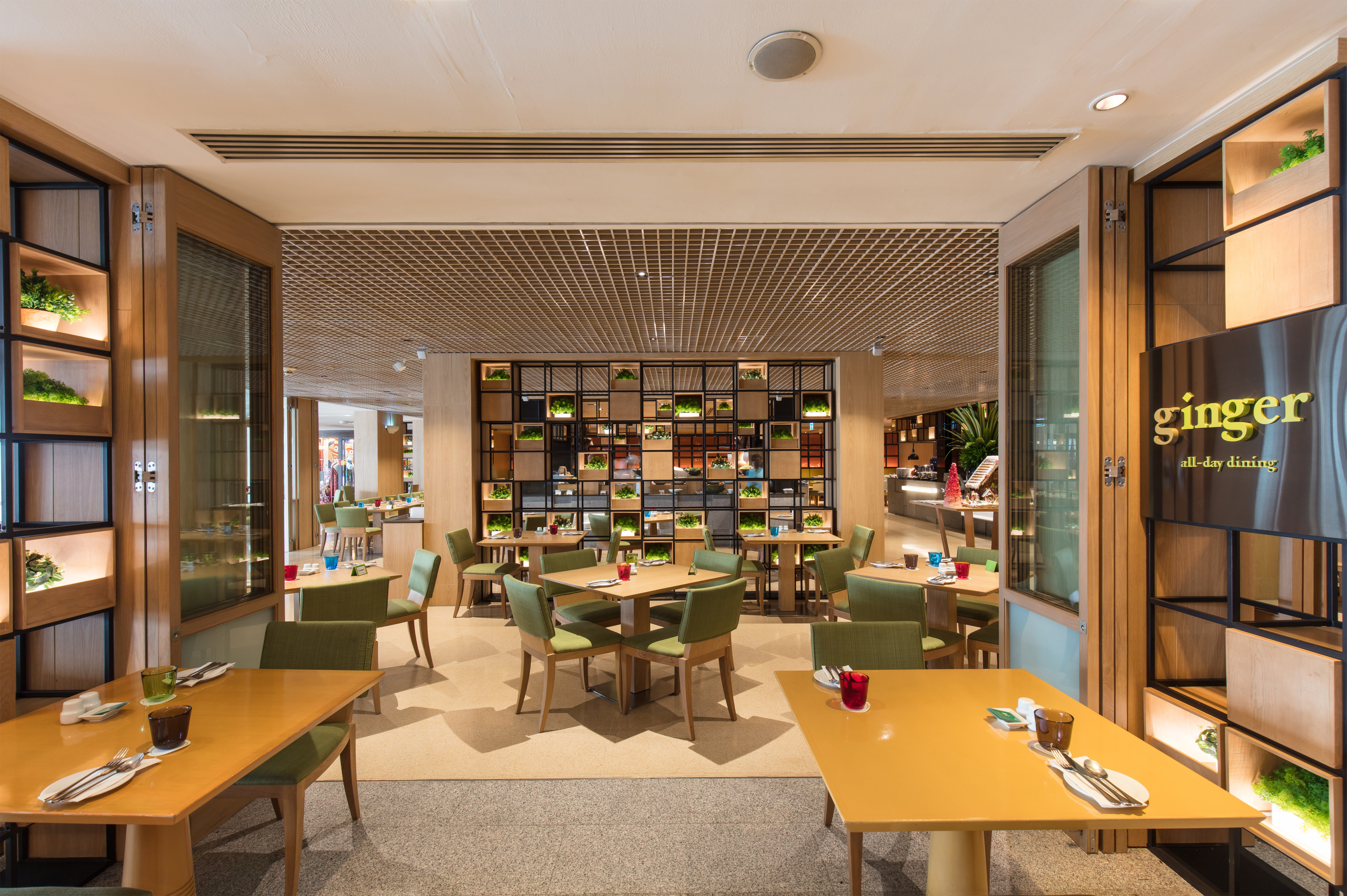 Holiday Inn Bangkok Hotel 55/76