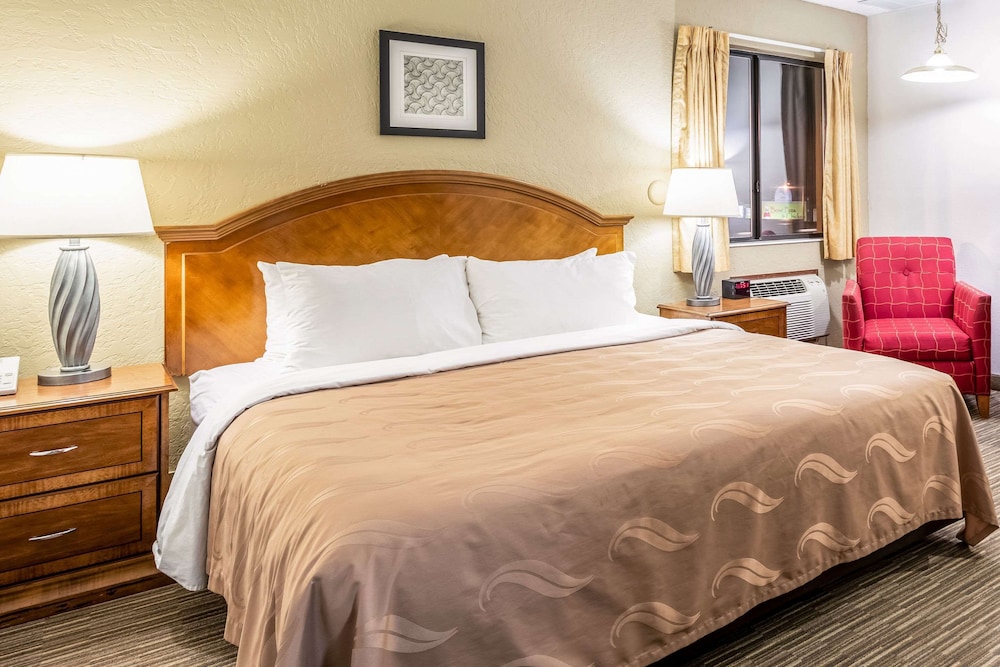 غرفة بسرير كينج، Quality Inn Keystone near Mount Rushmore 4/6