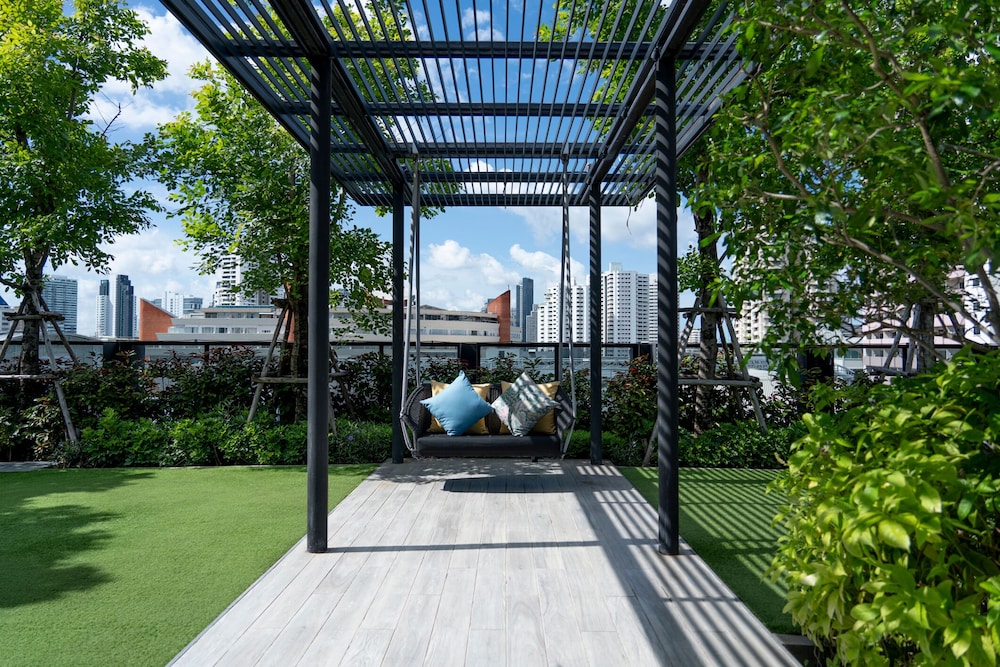 Walton Suites Sukhumvit 43/49