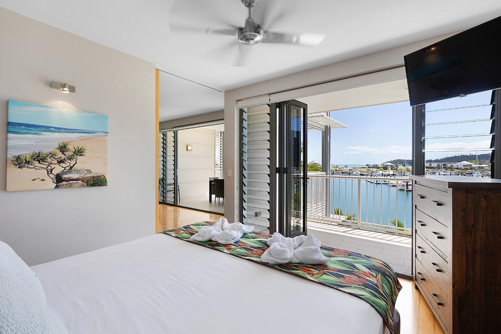 The Boathouse Apartments 33/70
