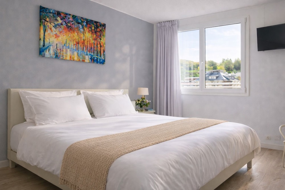 STANDARD, DOUBLE OR TWIN BED, RIVER VIEW