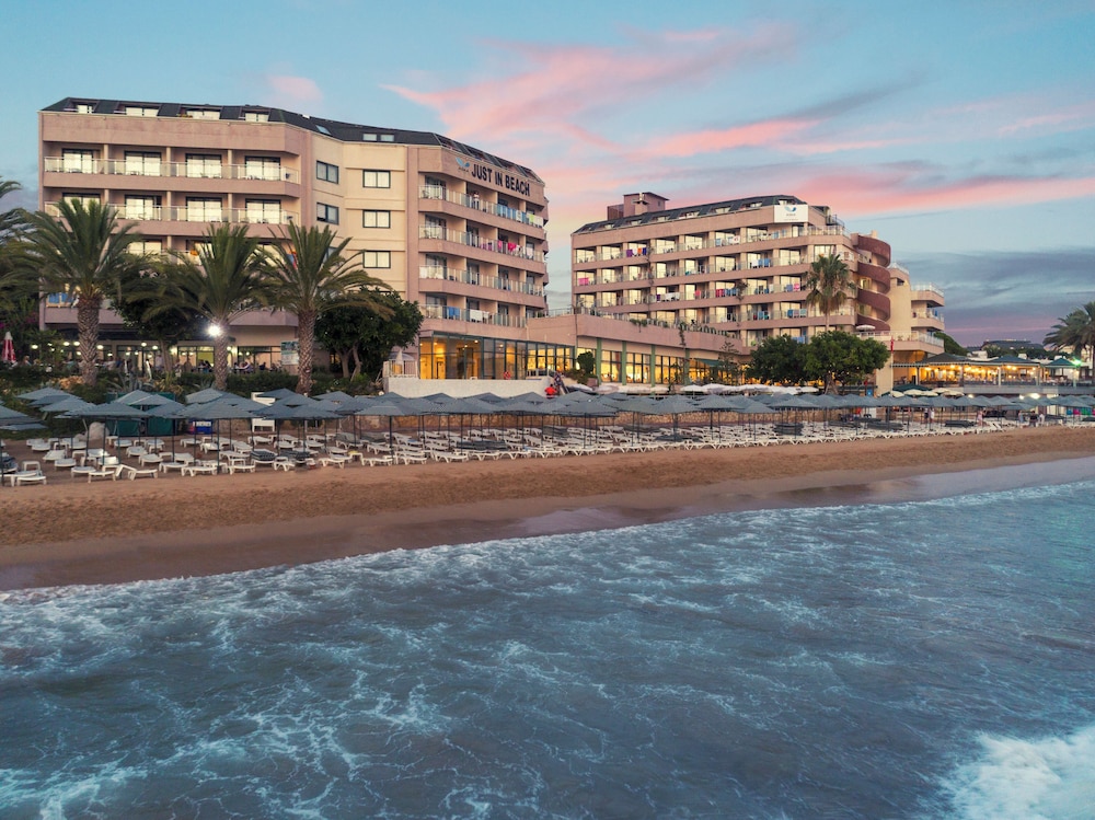 Aska Just In Beach Hotel 41/44