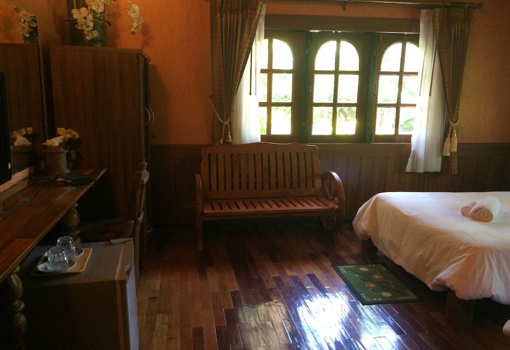 Himawari Restaurant & Cottage 12/34