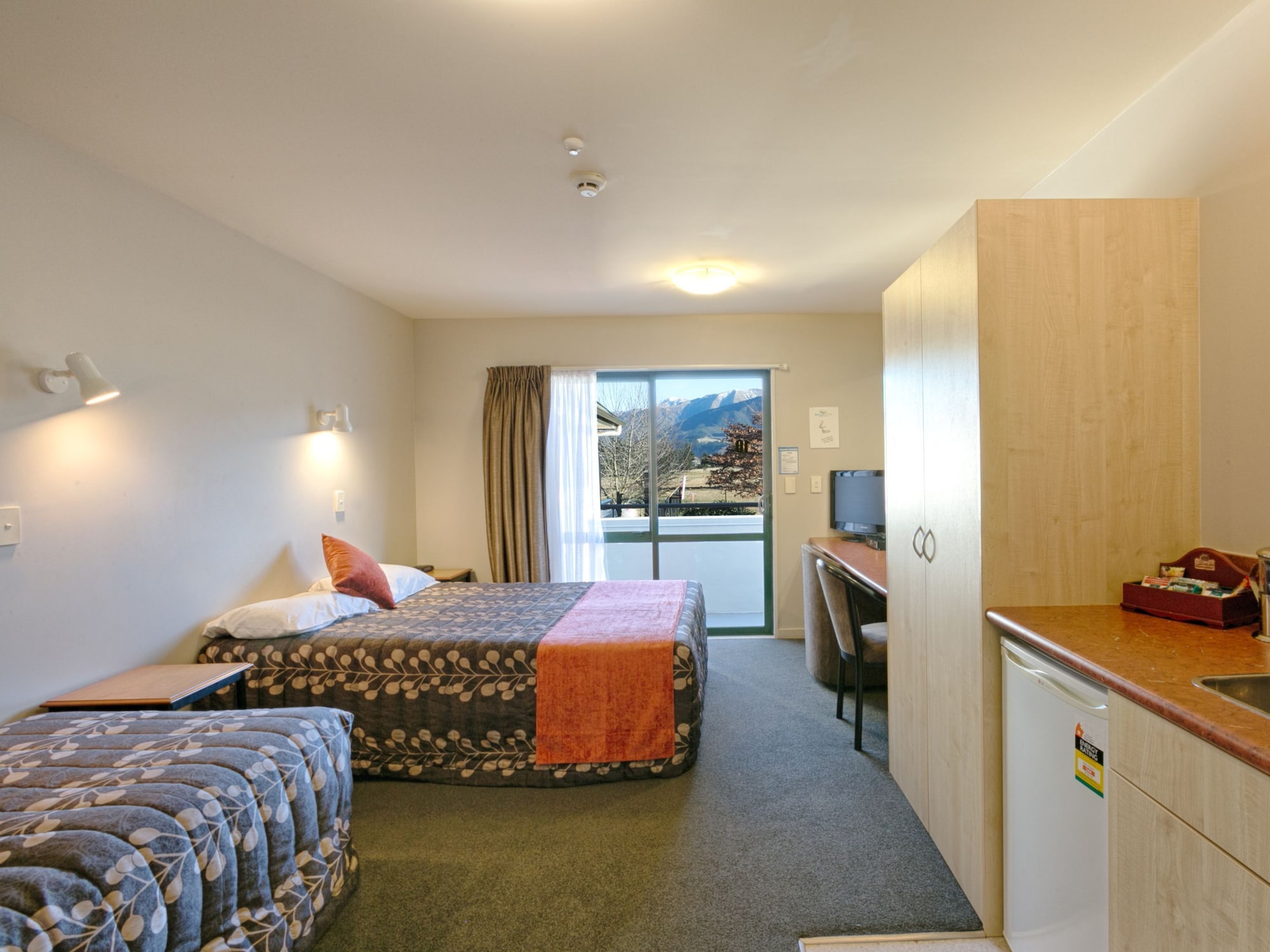 استوديو ثلاثي بسريرين منفصلين وسرير كوين وسرير فردي، Bella Vista Motel Hanmer Springs 3/10