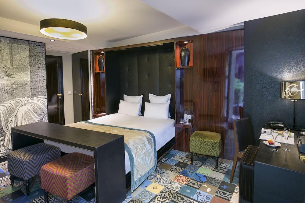 Deluxe, Privilege, King Bed