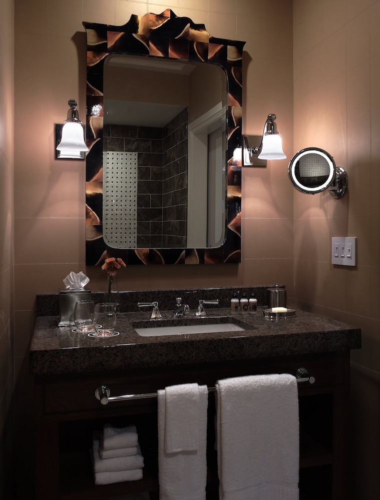 Kimpton Hotel Monaco Baltimore Inner Harbor 1/82