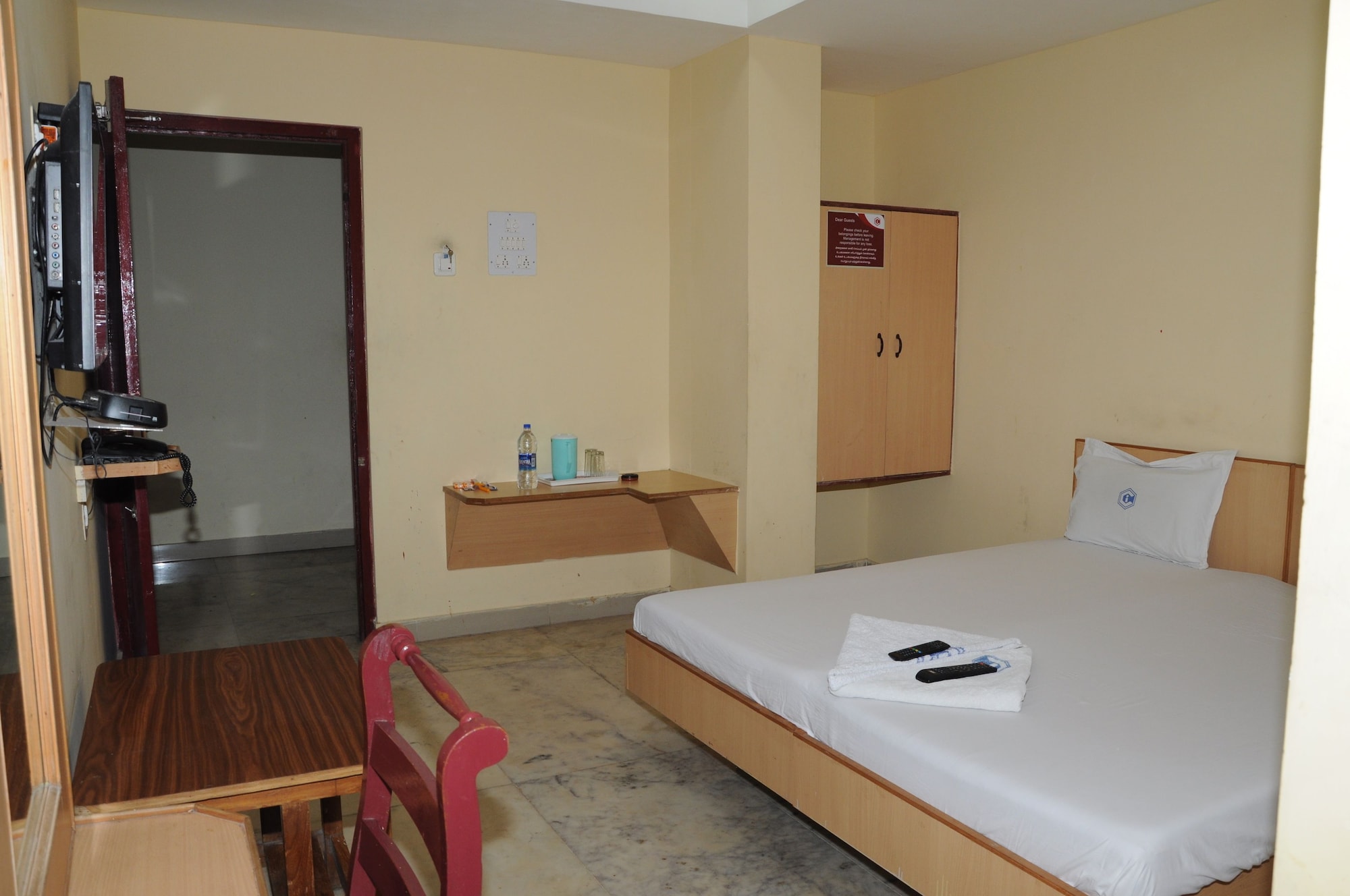 ROOM, TRIPLE