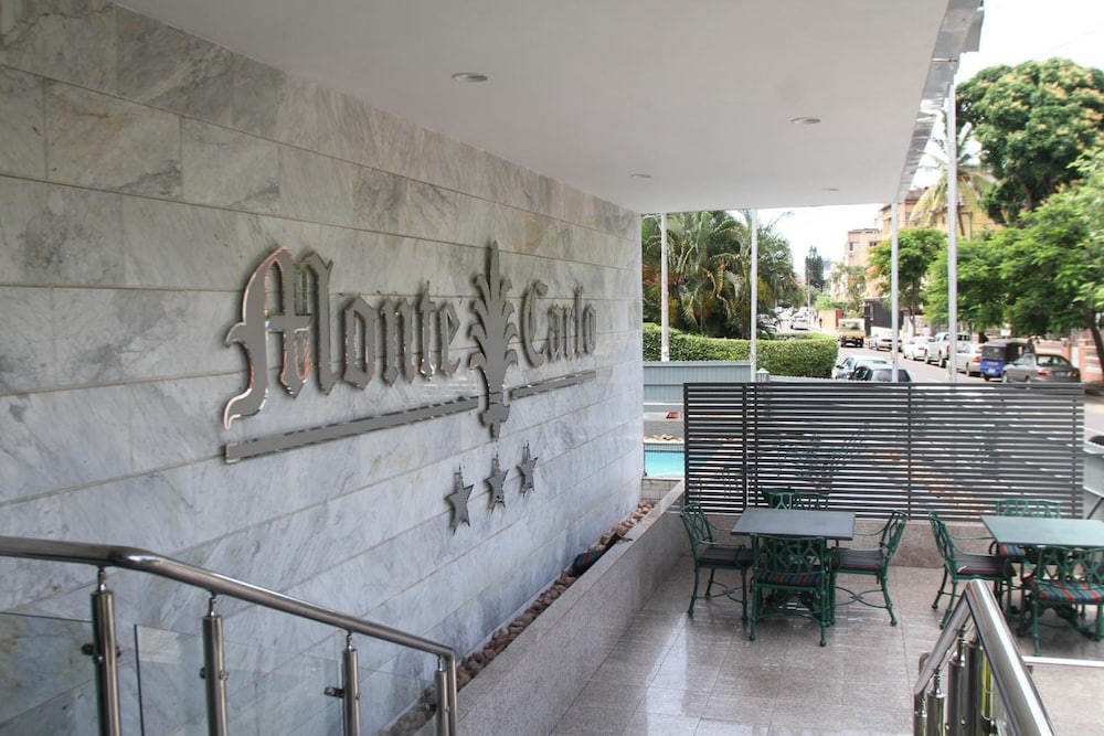 HOTEL MONTE CARLO 45/52