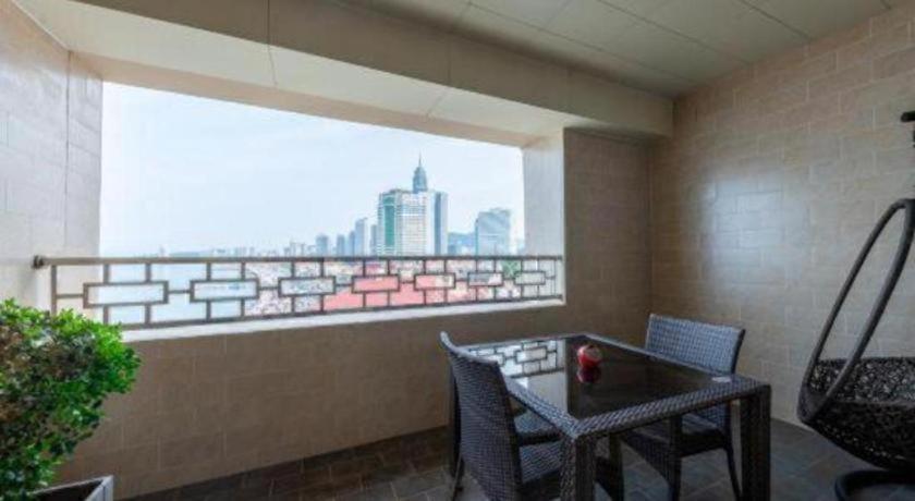 Yantai Golden Gulf Hotel 75/98
