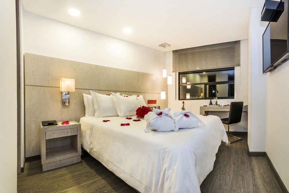Hotel Black Tower Premium 28/70