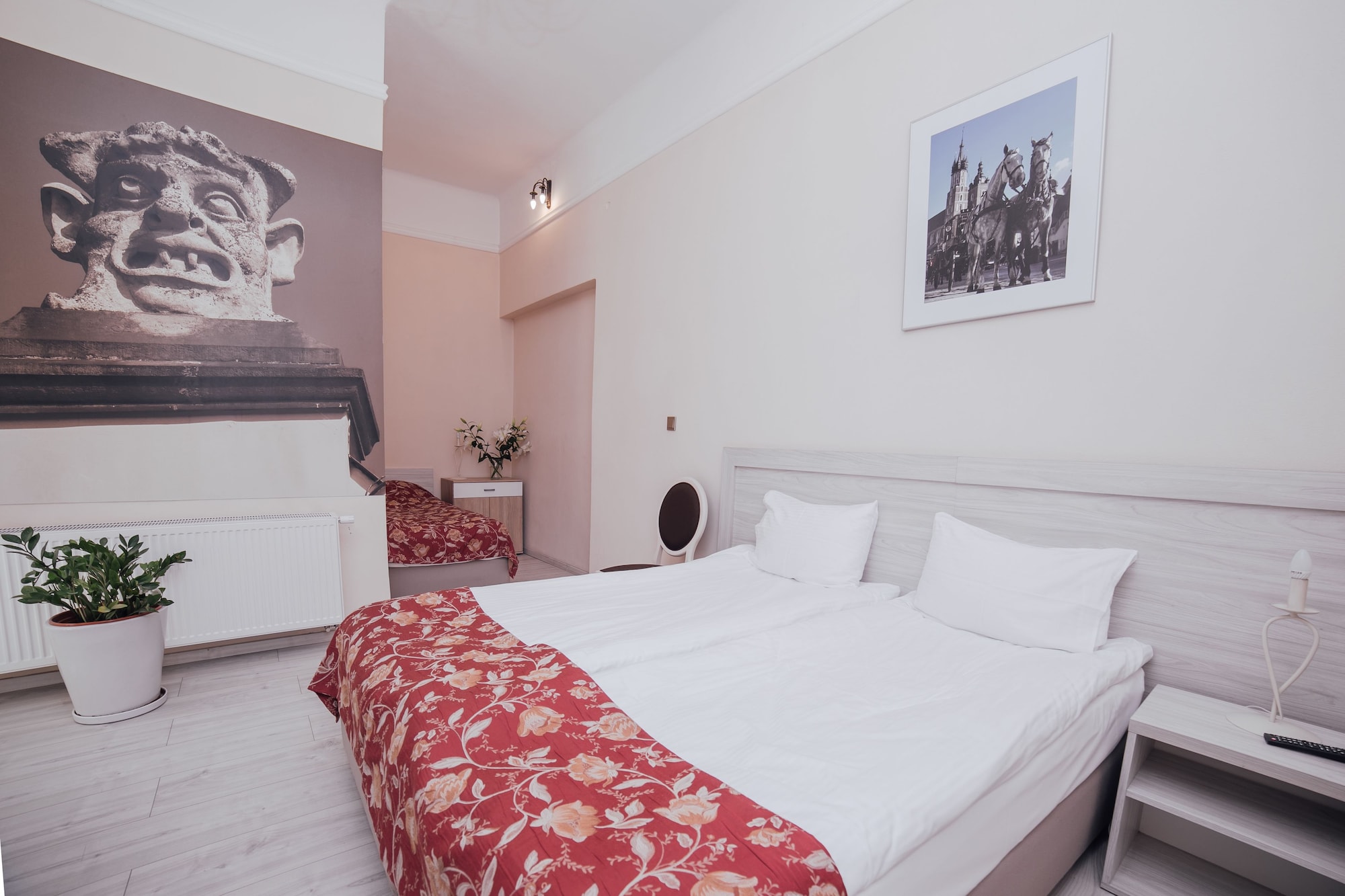 SUPERIOR, SUITE, PRIVATE BATHROOM