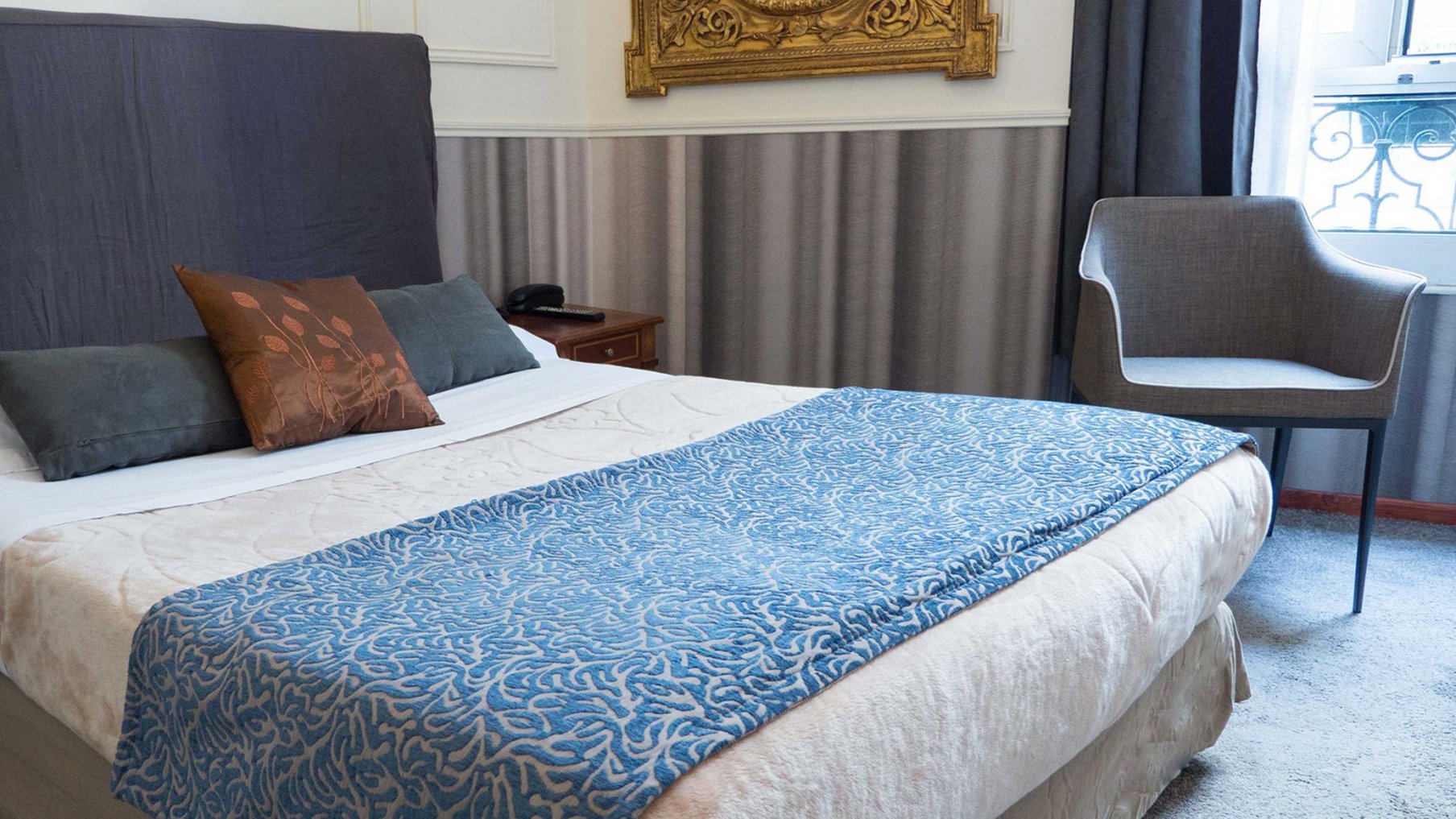 Hotel Petit Saint Honore 4/28