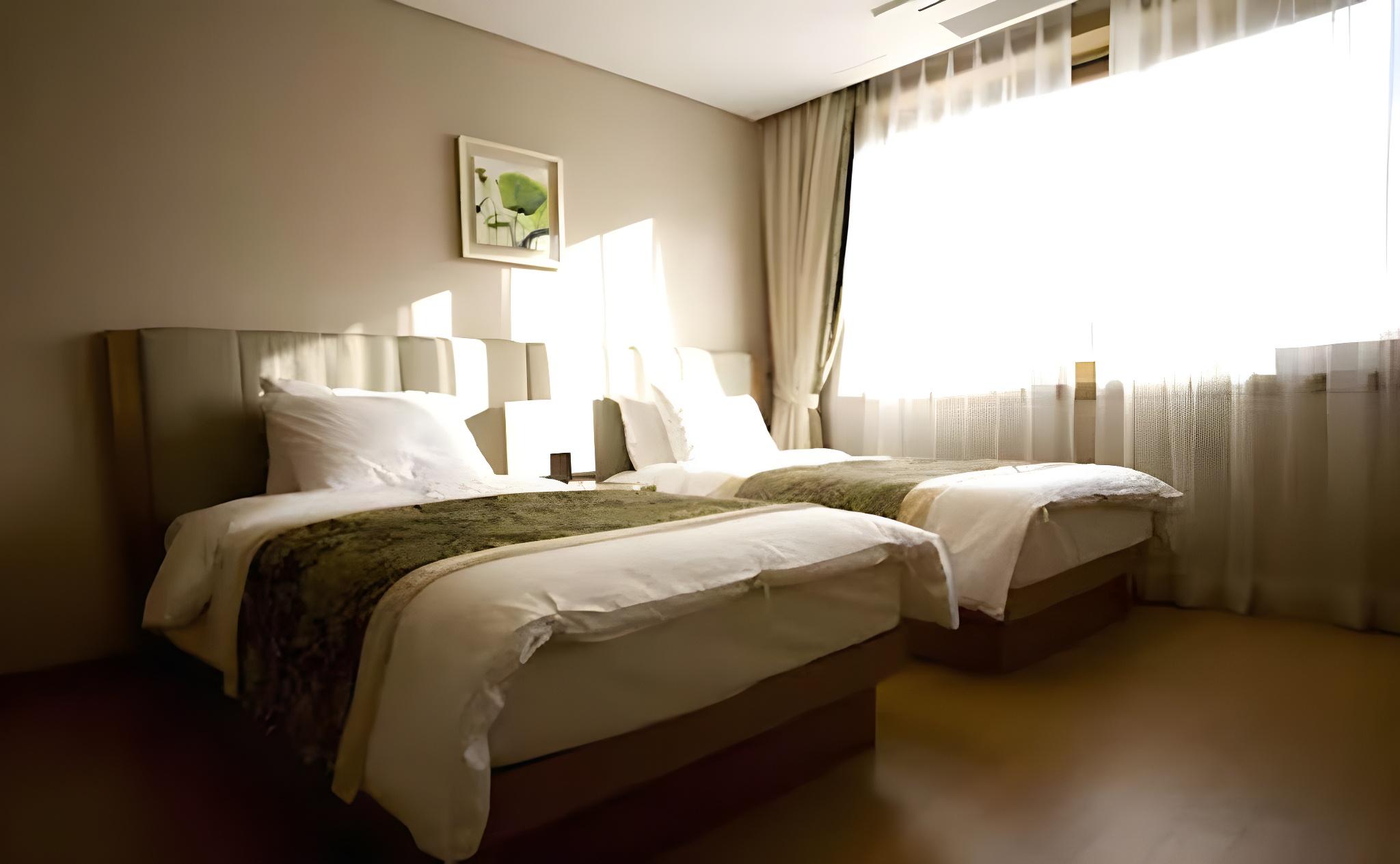 Basement, Suite