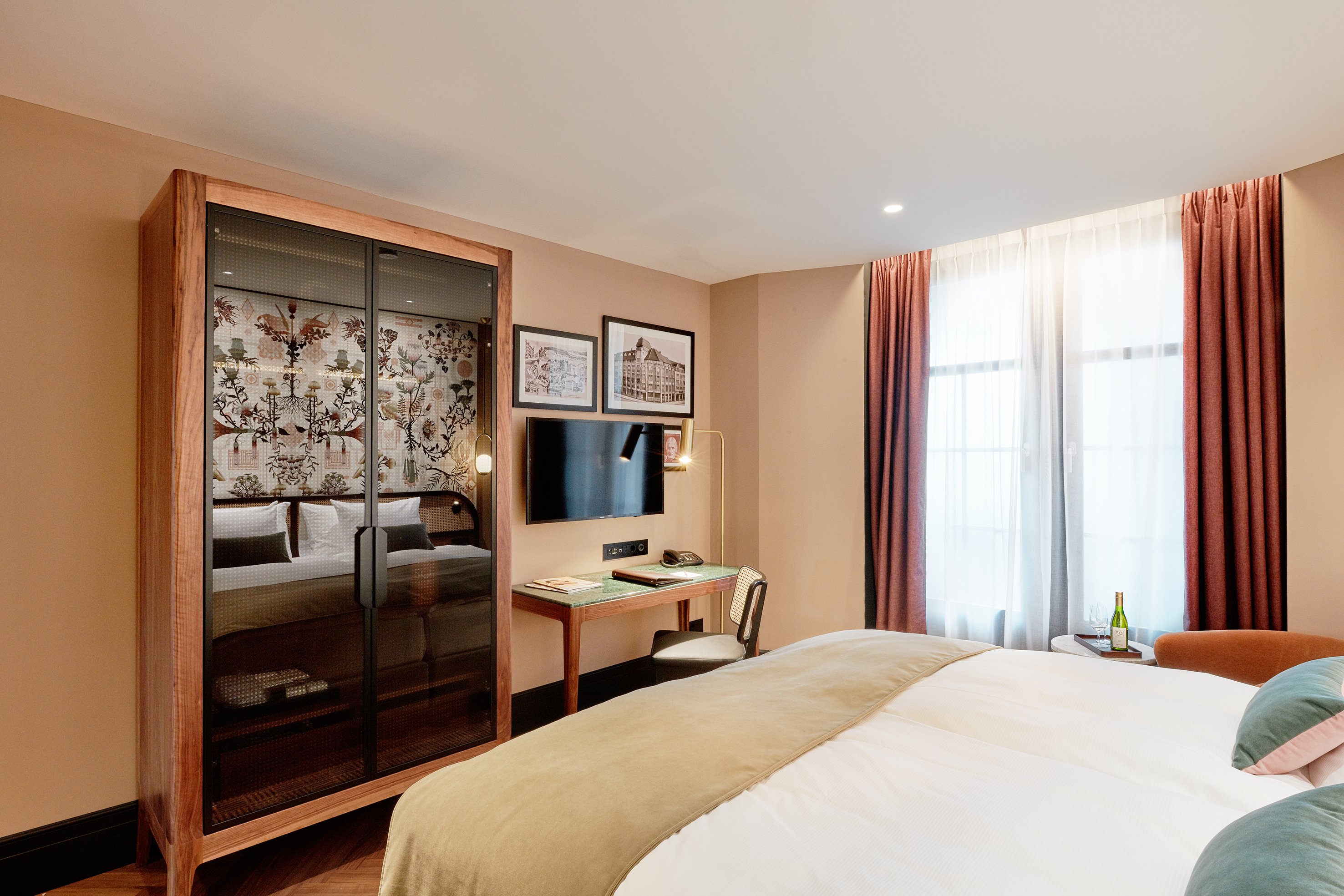 Grand, Deluxe, Double Bed