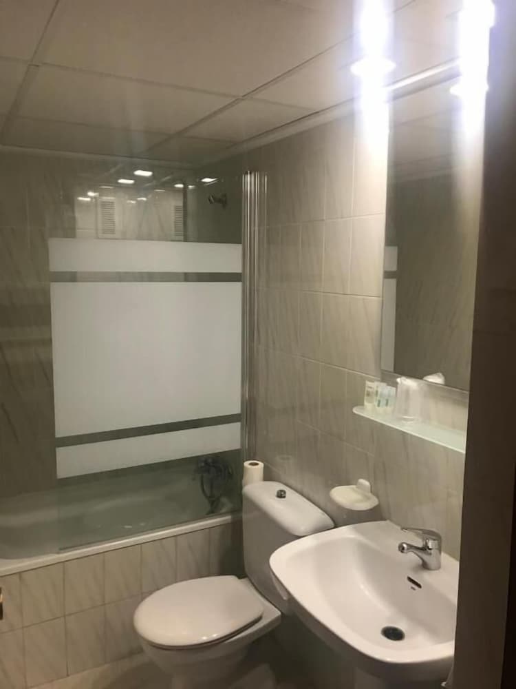 HOTEL EL PARAISO 16/18