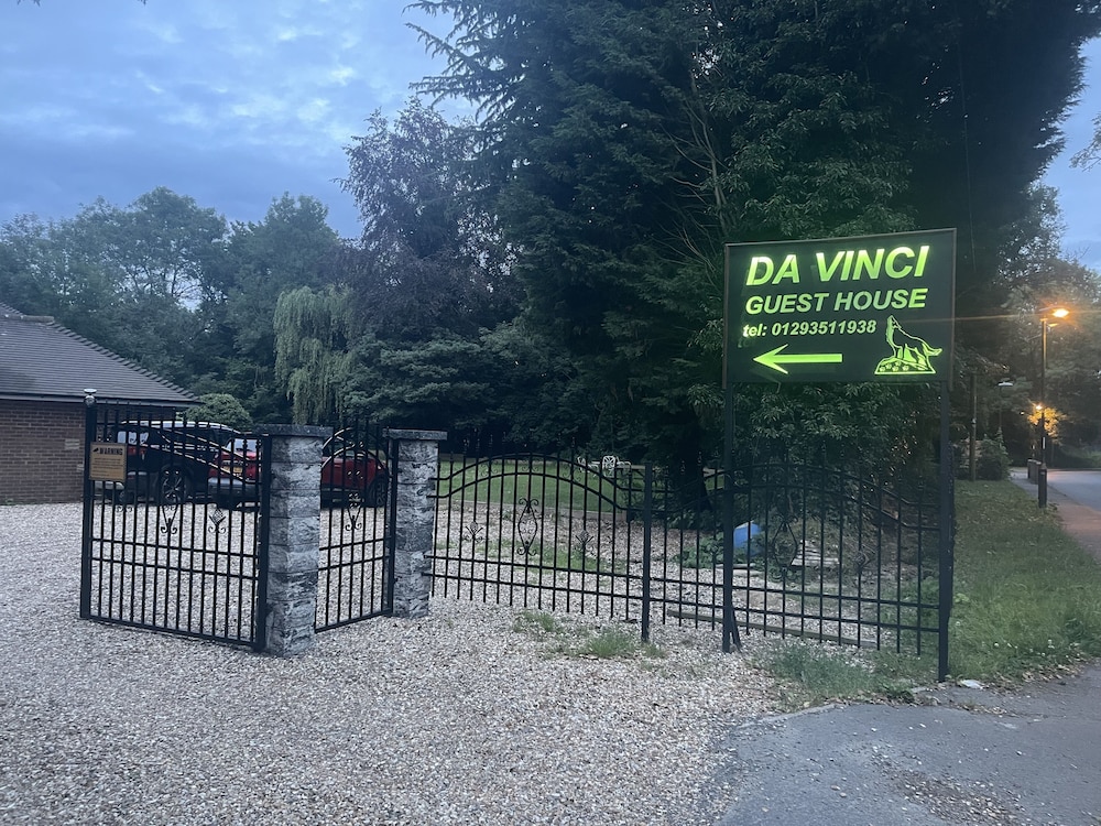 Da Vinci Guest House Gatwick 42/56