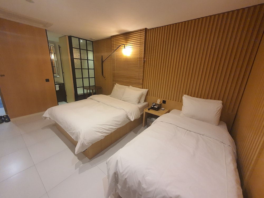 HOTEL THE DESIGNERS KONDAE 12/71