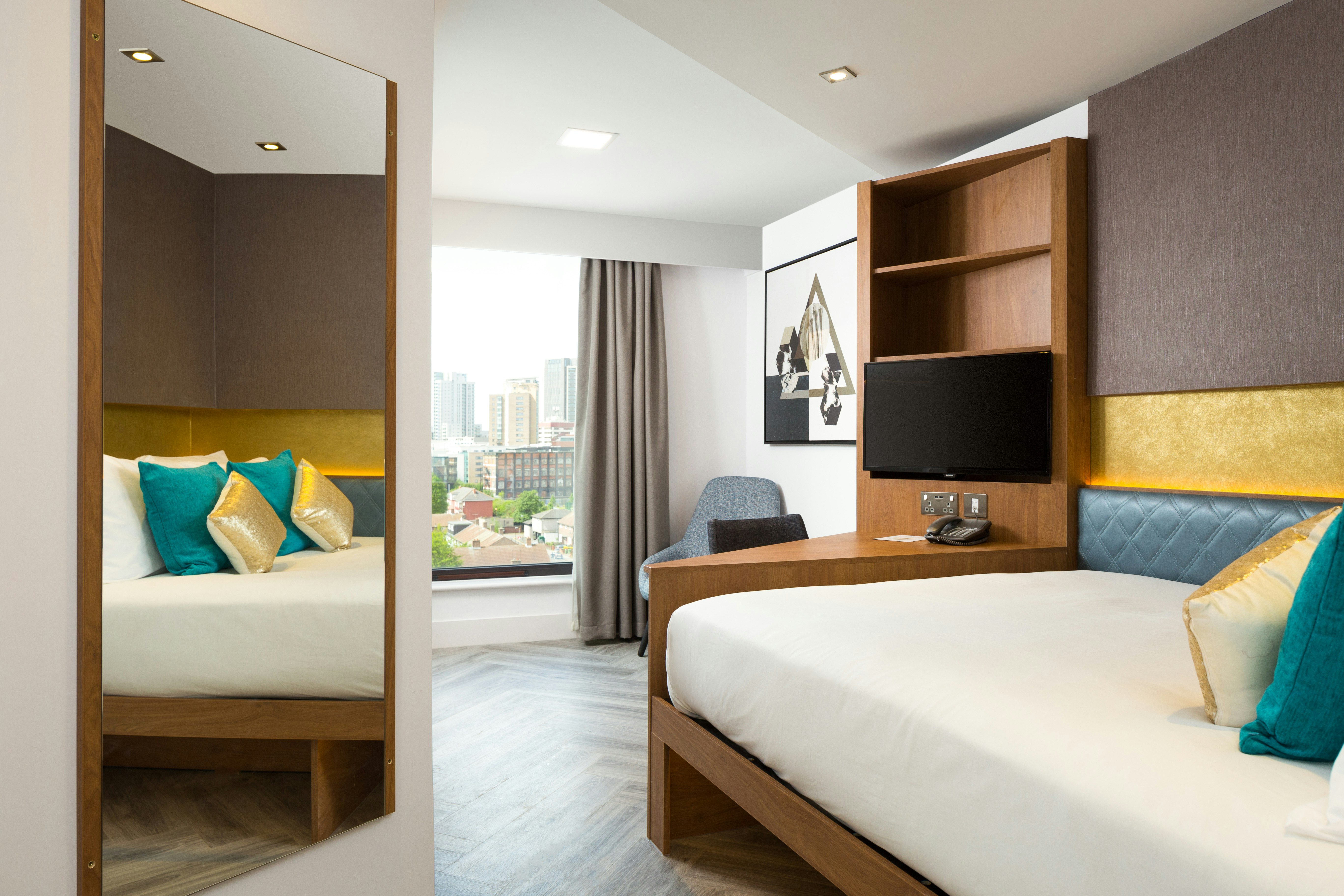 Roomzzz London Stratford 5/18