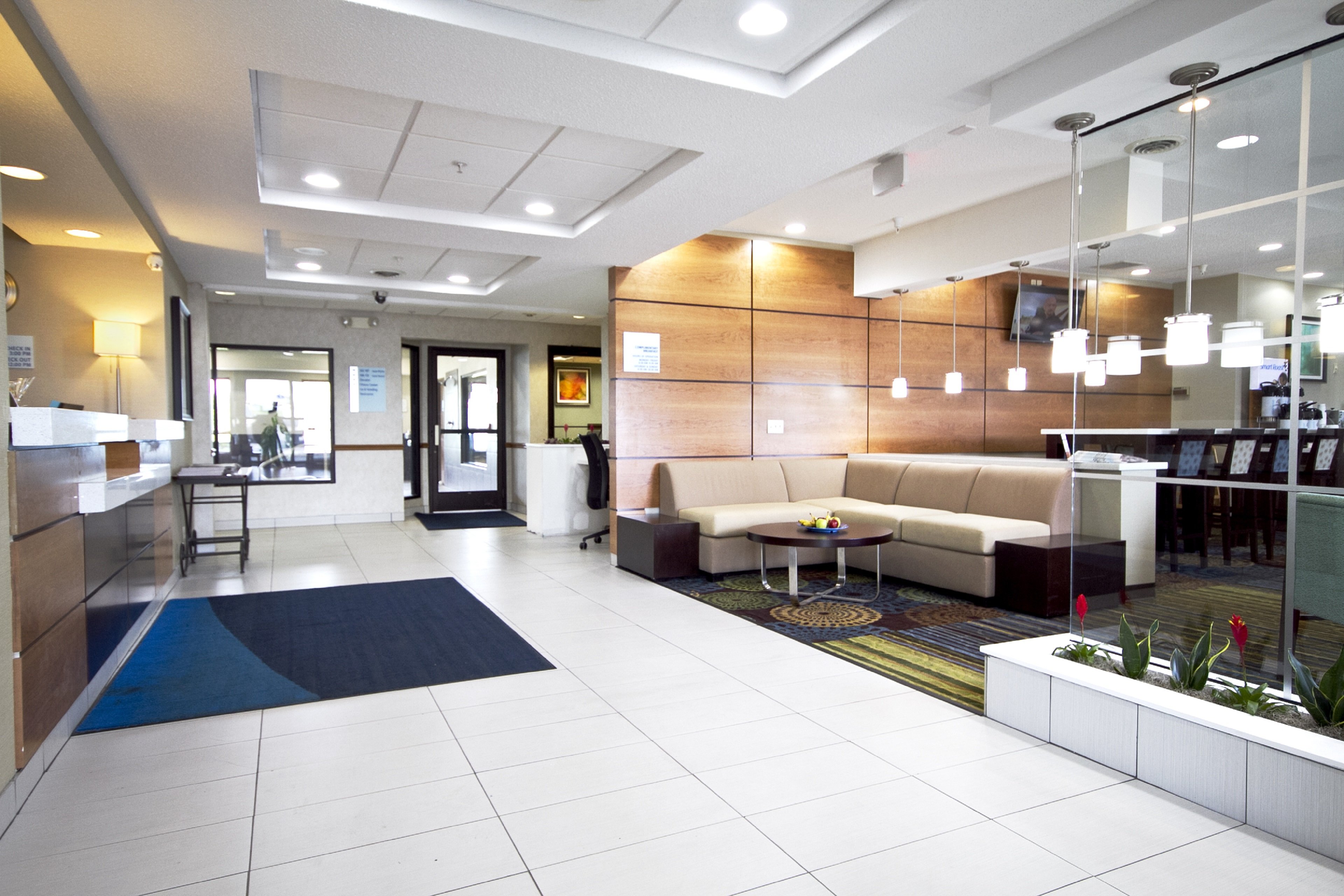 HOLIDAY INN EXPRESS ADRIAN 4/48