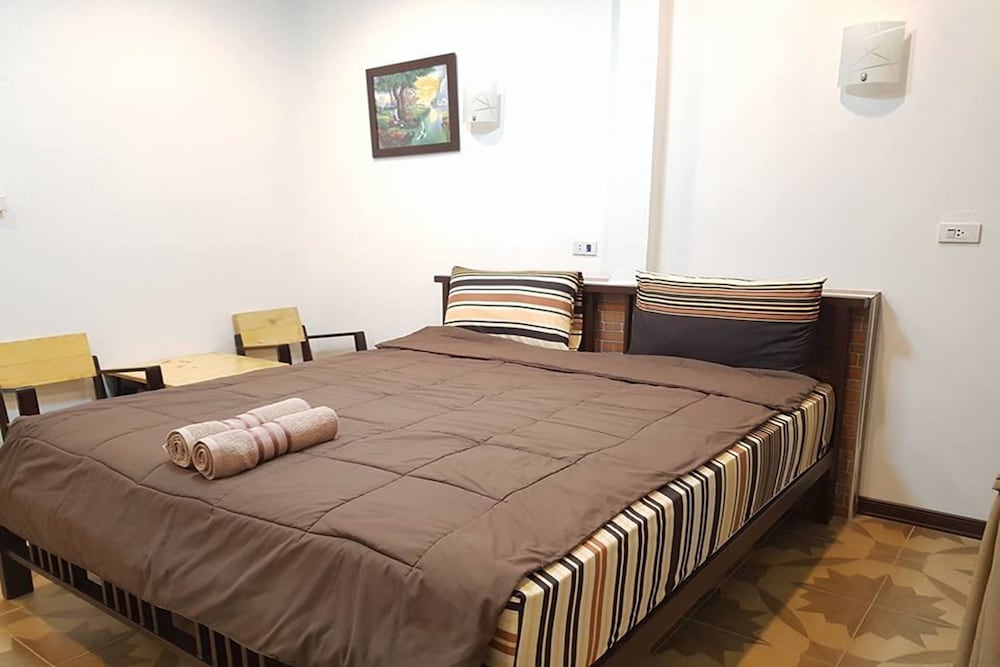 Home Hug Pak Sabai 13/32
