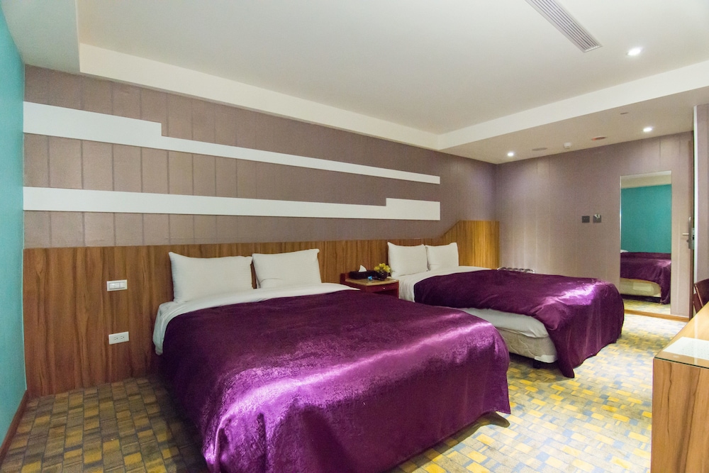 XIMEN HOTEL 27/70
