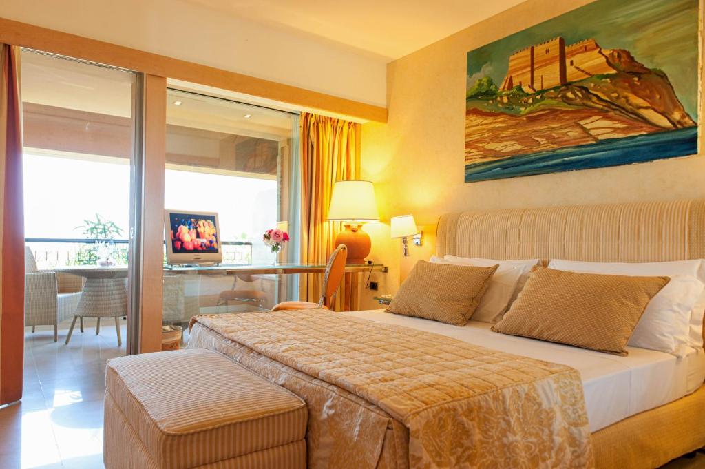 غرفة سوبيريور بسرير مزدوج بإطلالة على المسبح، Acacia Resort 2/3