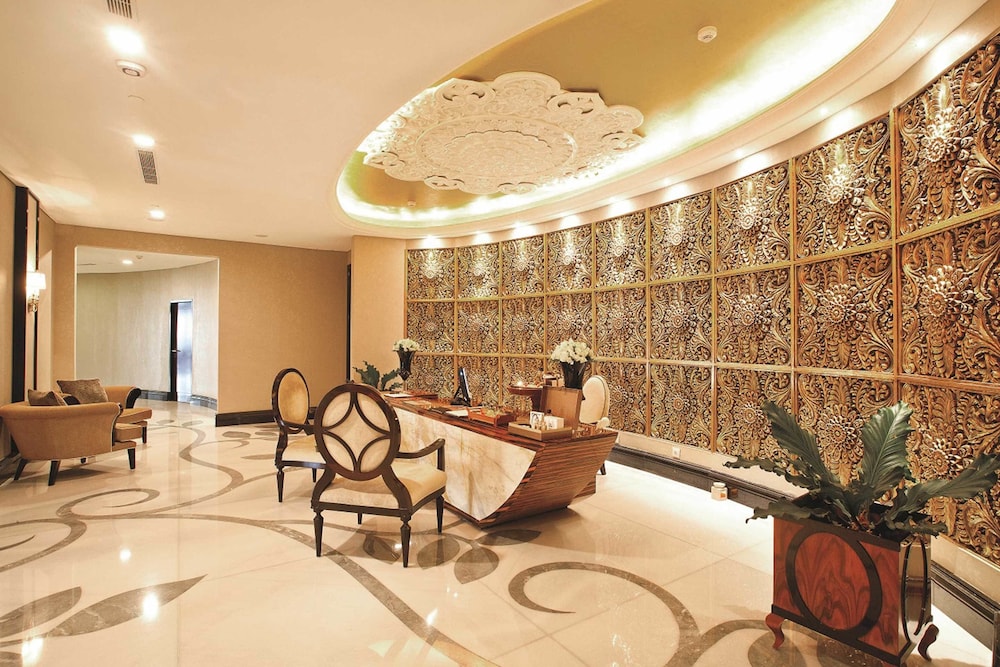 The Trans Luxury Hotel 46/73
