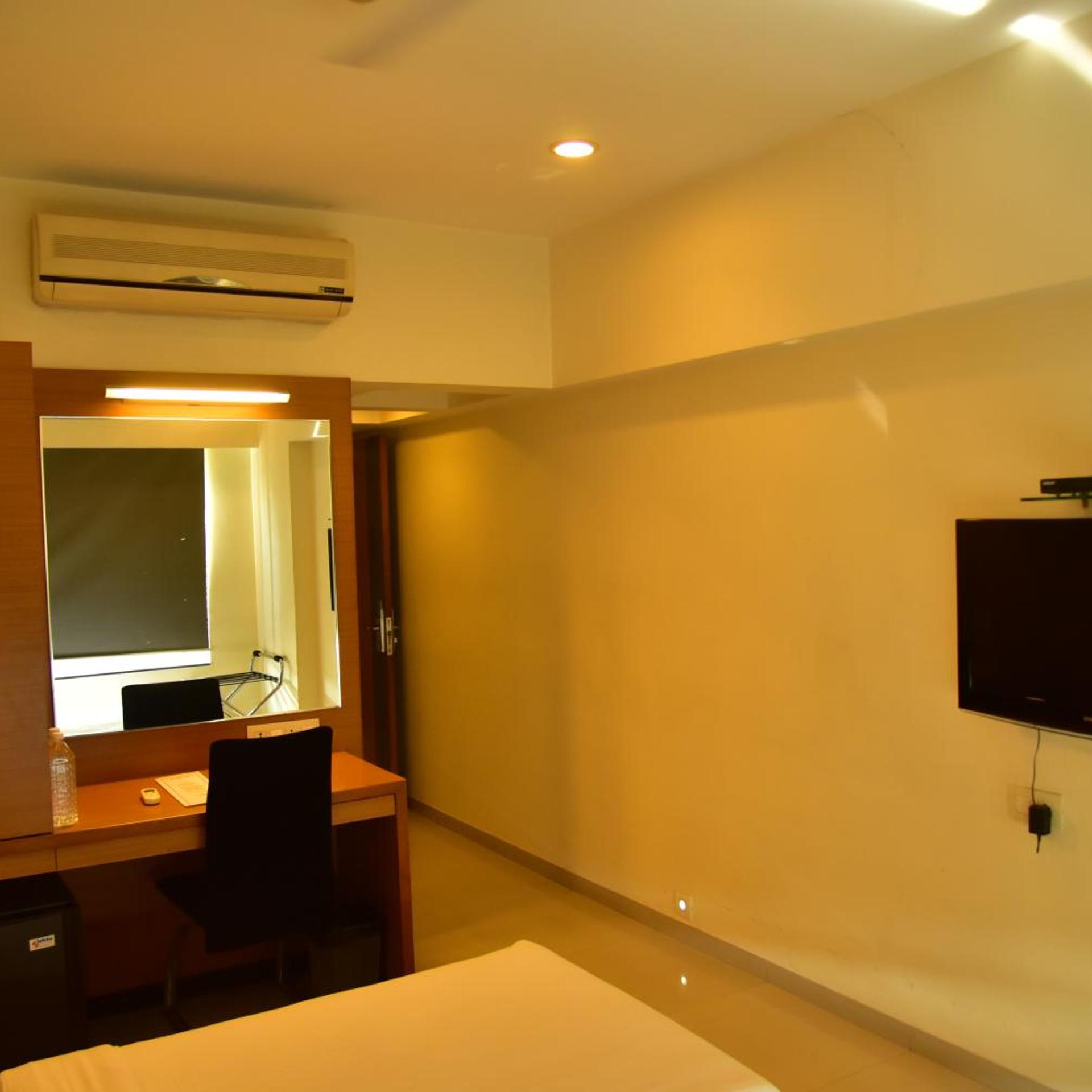 Hi 5 Hotel And Experience 34/39