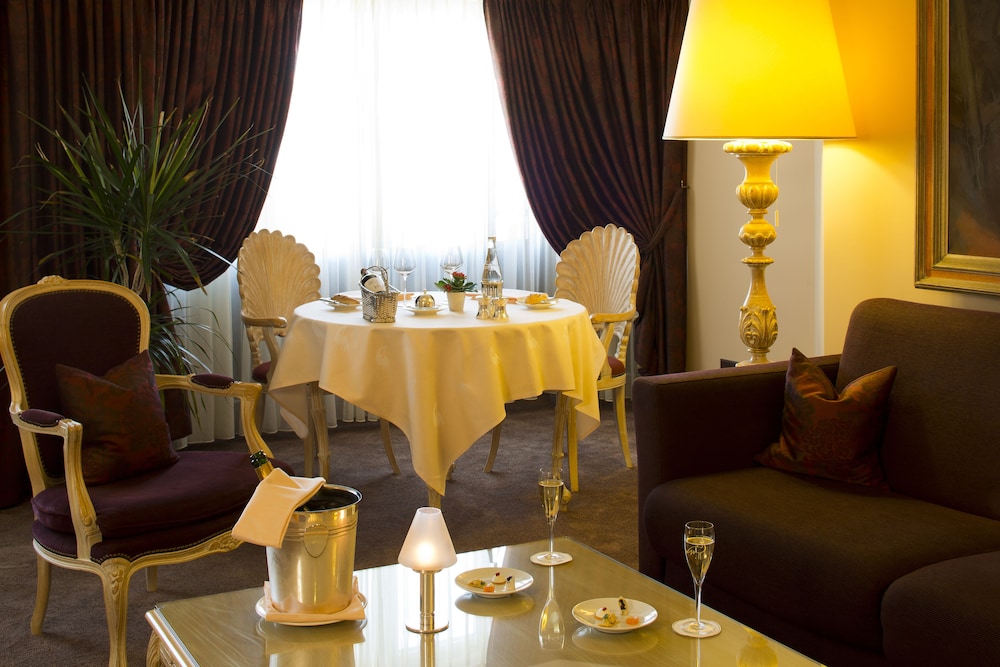 Hotel de La Cigogne Geneva 63/69