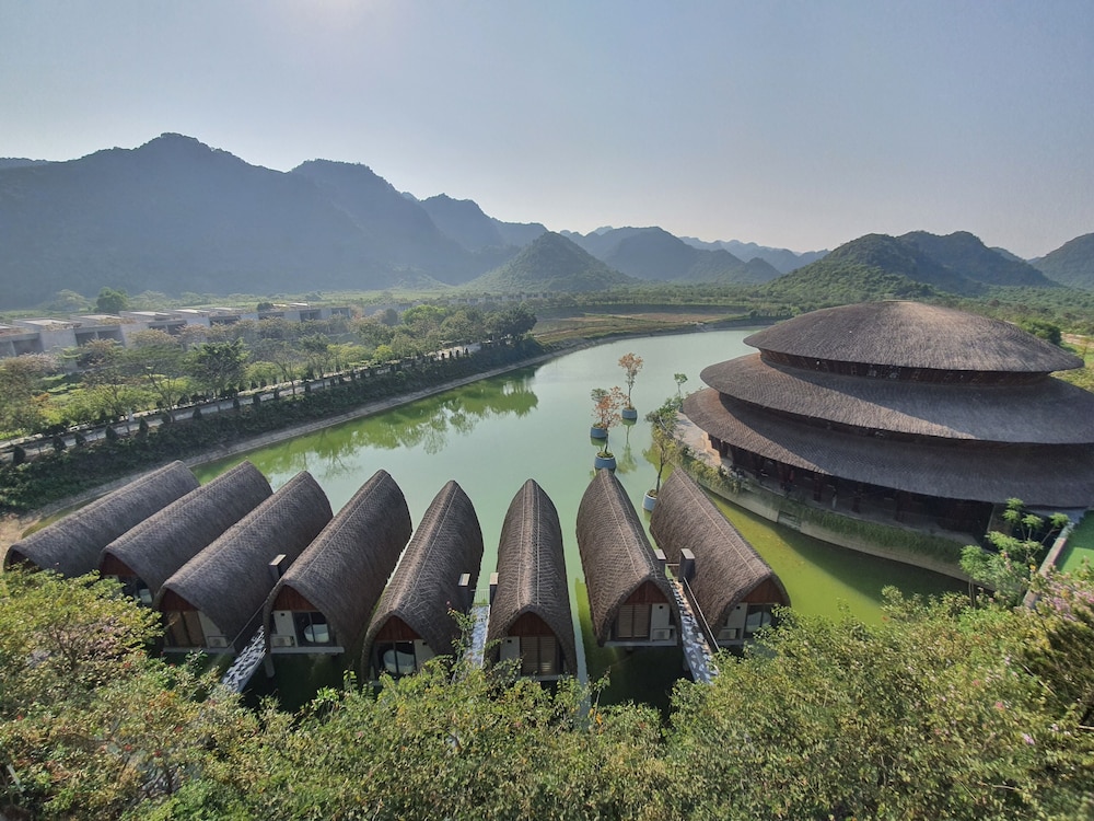 Wyndham Grand Vedana Ninh Binh 54/66