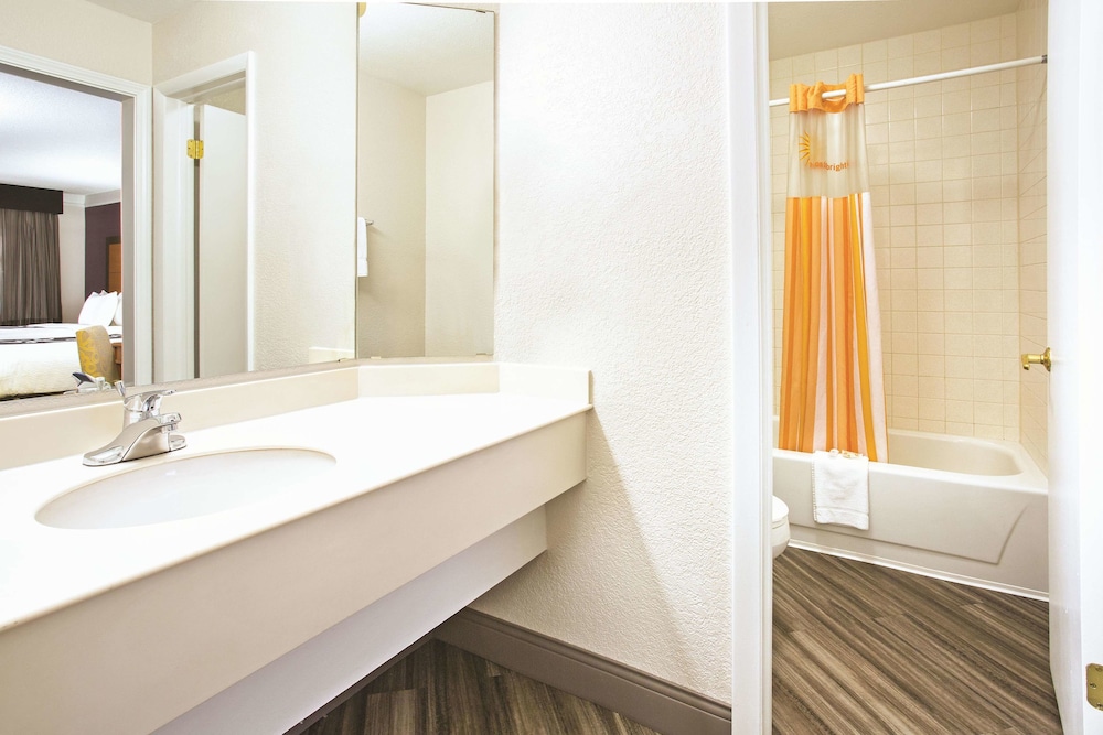 La Quinta Inn by Wyndham Denver Westminster 11/40