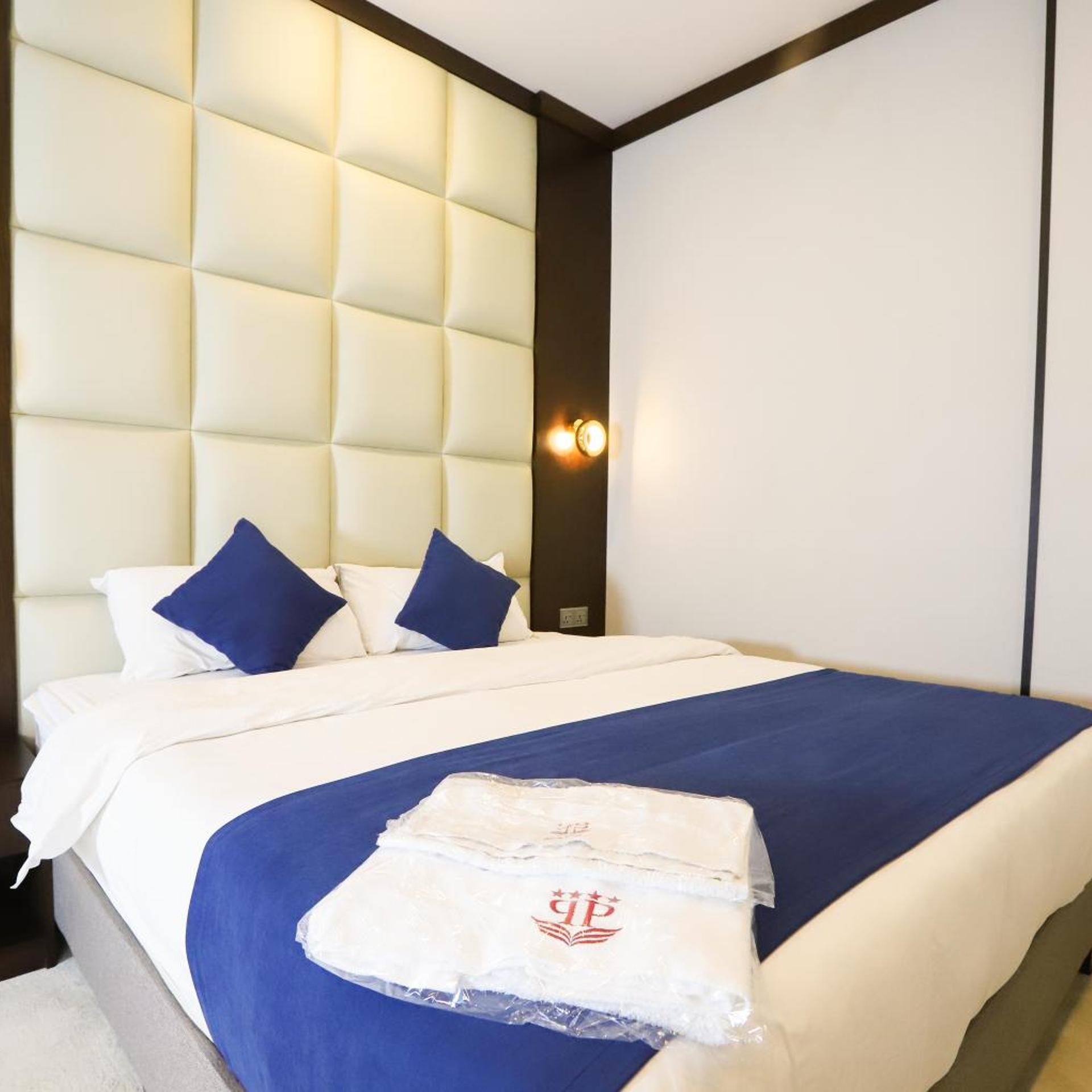 Paris Plaza Hotel 17/62