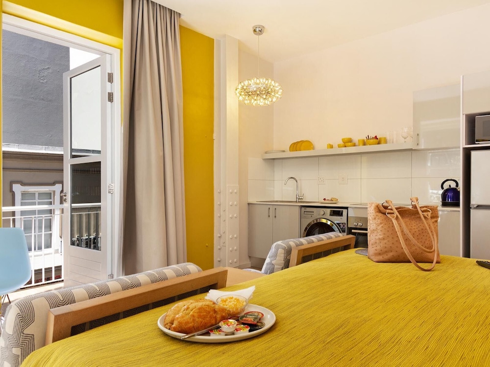 Urban Oasis Aparthotel Eatery and Spa 10/50