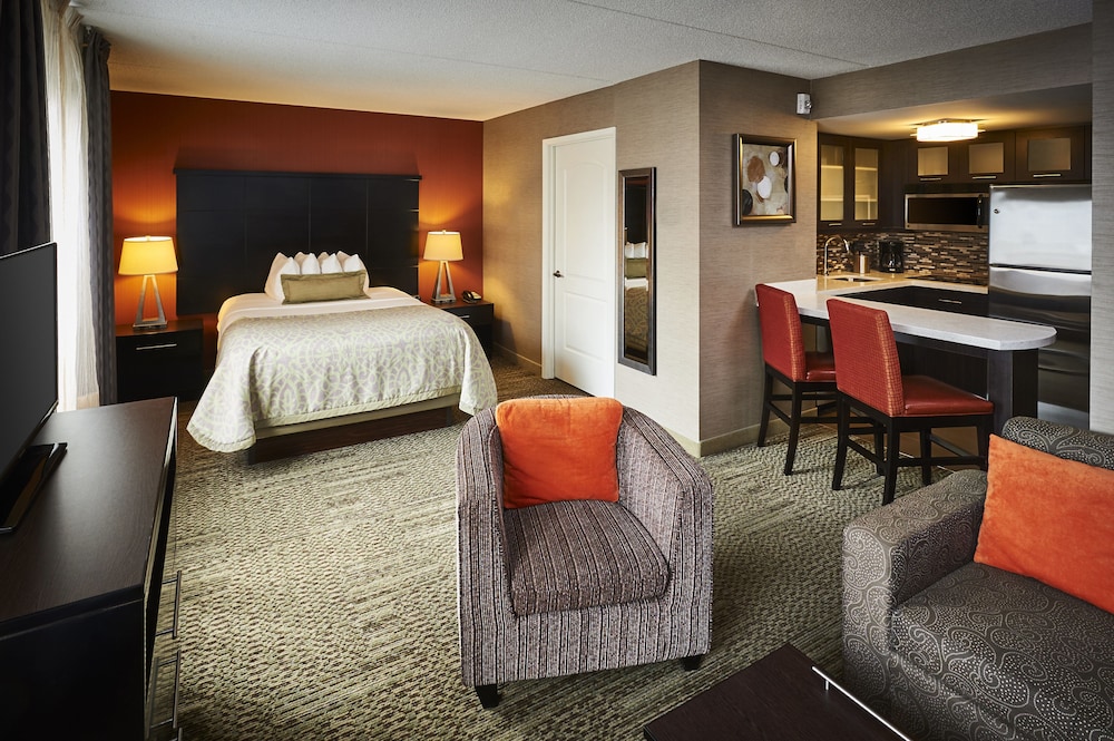 STAYBRIDGE SUITES HAMILTON - DOWNTOWN 41/80
